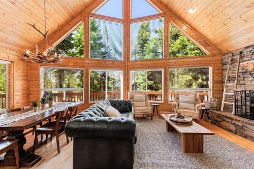 Mallard Manor Hot Tub