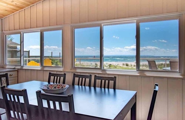 Mama's Beach House - Stunning 3BR Cottage w/ Huge Sand Beach, Wi-Fi, Large Deck