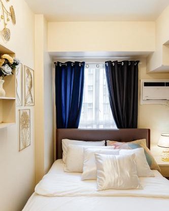 Manila Stay near Manila Airport NAIA Mall Fast Wifi Kitchenette Rouzelea Nest