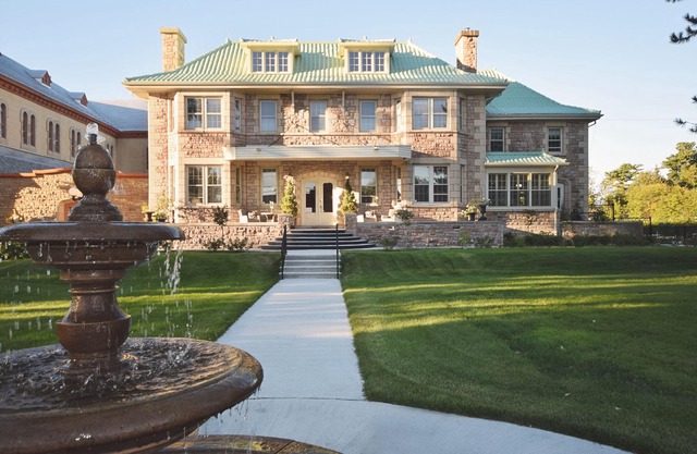 Manoir Chamberland (Adults Only, No Pets)
