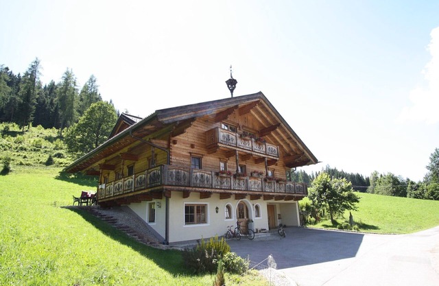 Mansion in Eben near Ski Salzburger Sportwelt