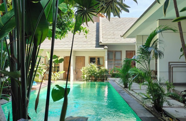 Manuver Surf and Stay Uluwatu Bali