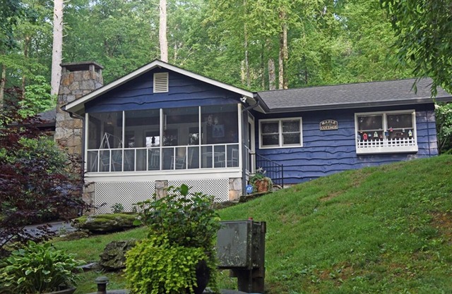 Maple Cottage, 3 bedroom, 2 bath, 1.5 miles from Highlands, NC
