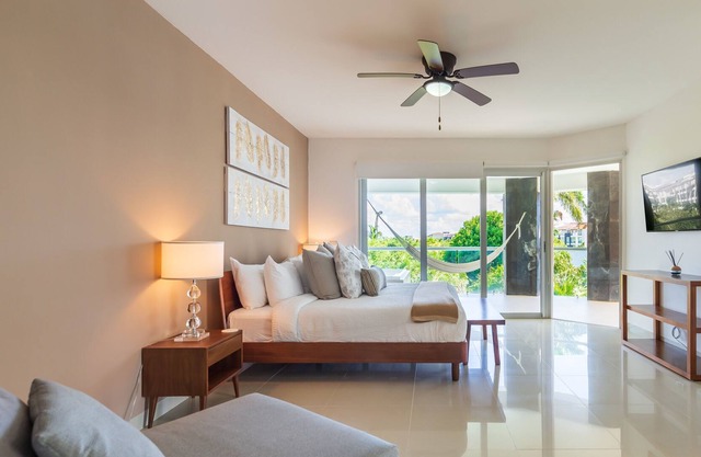 Mareazul Casa Sol 2 Bedroom Apts by RedAwning