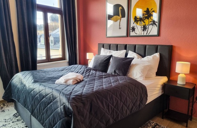Maremar Apartments | Design Maisonette | Old Town | Boxspring bed | Workplace