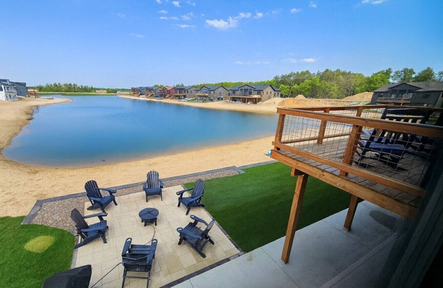 MargaritaVilla | Lakefront | Beach | Game Room | 6 Bedrooms | 4 Bath