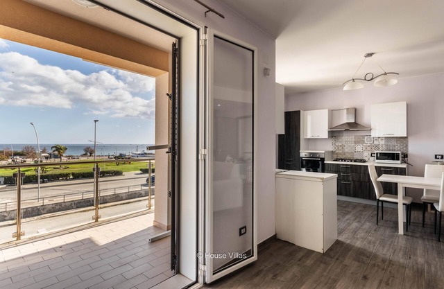 Maric in Avola With 2 Bedrooms and 2 Bathrooms