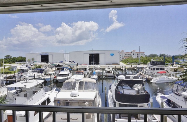 Marina One Bedroom Villa by Redawning