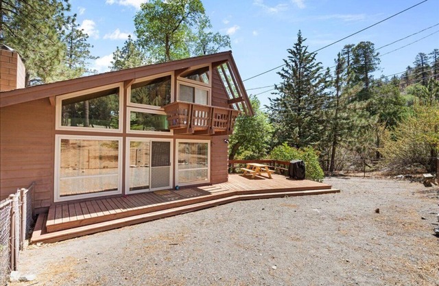 Marvelous Quiet 2BR Cabin in Wrightwood Mountain