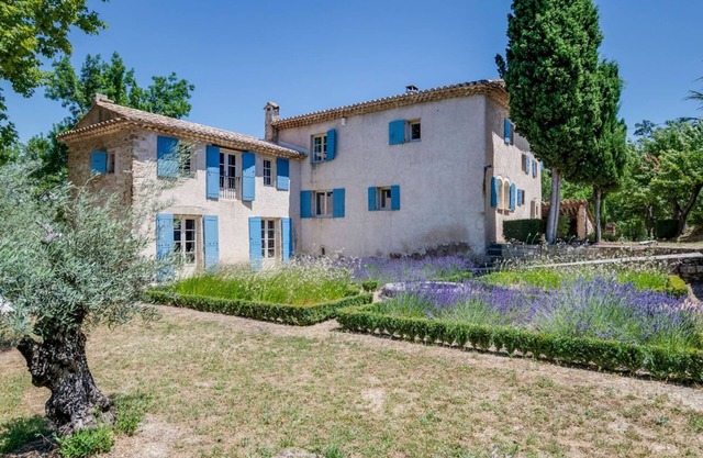 Mas Des Collines - Six Bedroom Villa, Sleeps 12