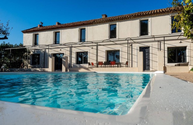 Mas Provençal with swimming pool