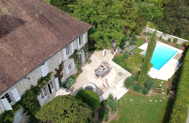 Massignieu De Rives: 19th Mansion with breathtaking mountain view