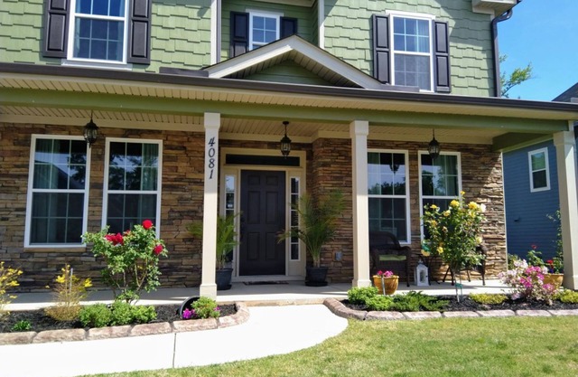 Master's week rental