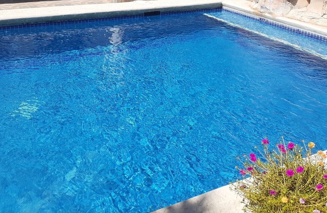 Master Suite Pool Terrace 2 steps from the beach
