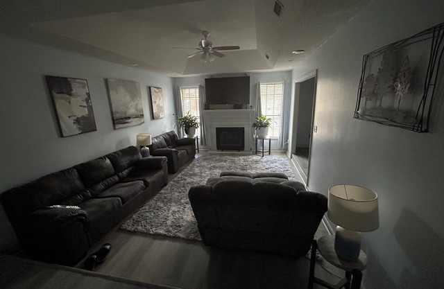 Masters Rental 3-bedroom house in charming Augusta, 22 min drive to tournament.