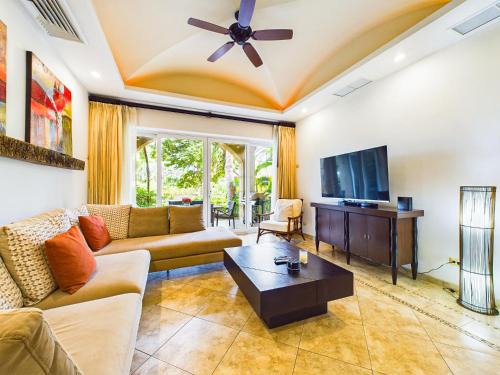 Matapalo 101- 3 Bedroom Poolside Luxury Condo At Tamarindo