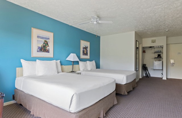 Maui Escape! Harbor Views, Outdoor Pool, Short Drive to Maui Tropical Plantation