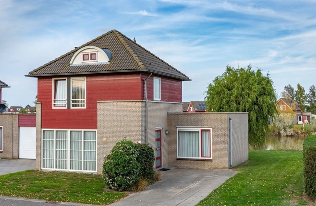 Maxime 292 - Kustpark Village Scaldia - Large detached holiday villa directly at the lake with spacious garden