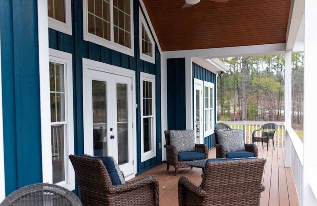 McAlister - Absolutely Stunning Home on Lake Keowe