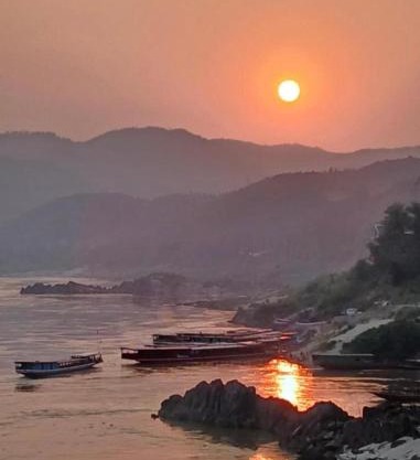 MEKONG BACKPACKERS 2 Pakbeng