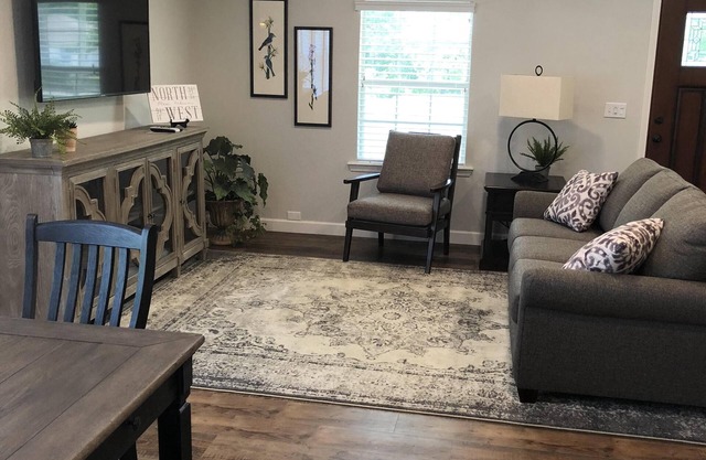 Mena, Arkansas - COZY TWO BEDROOM HOUSE 710 Grandview Heights, Mena, AR 71953