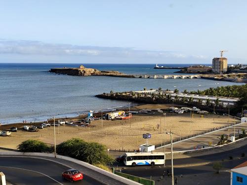 Mendes Guesthouse - Former B&B In the heart of Praia