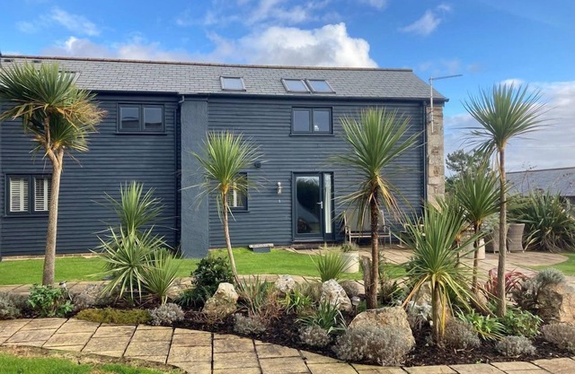 Menehay - a three bedroom house close to Mawgan Porth, sleeping 6 guests