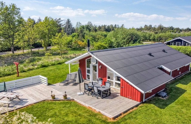 "Menka" - 1.3km from the sea by Interhome