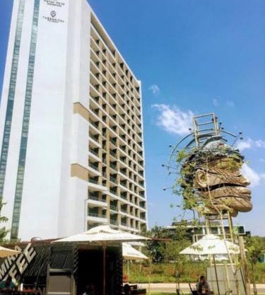 Menlyn Apartment - Red Velvet