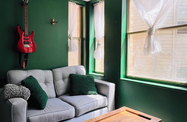 Meridian Hill Park Artistic 1 Bedroom