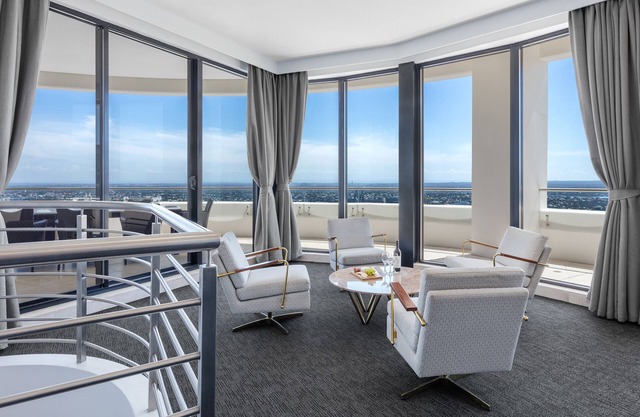 Meriton Suites Kent Street, Sydney