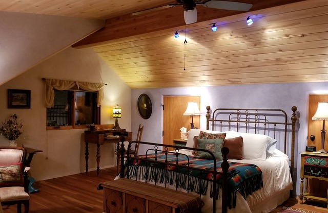 Mesa Verde Vista Upstairs Queen Suite - 5 min to Mesa Verde NatIonal Park