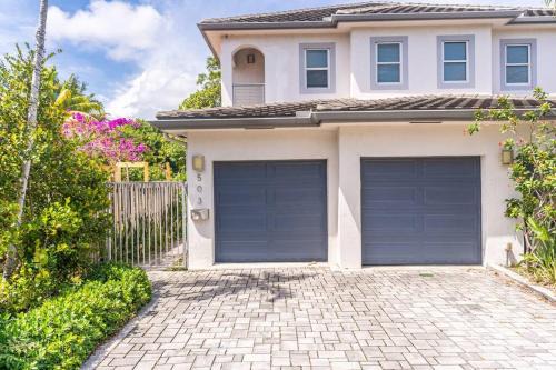 Miami/Ft Lauderdale private retreat near Airport.