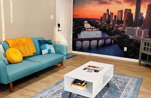 Mid-Century Modern ATX Condo near South Congress
