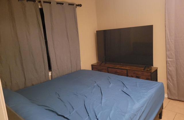 Mid-Term Rental in DeSoto - 3BD/2BA - Dedicated Workspace
