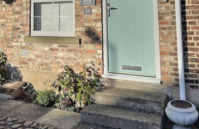 Middle Cottage, Perfect village getaway, Pet friendly, Free paking