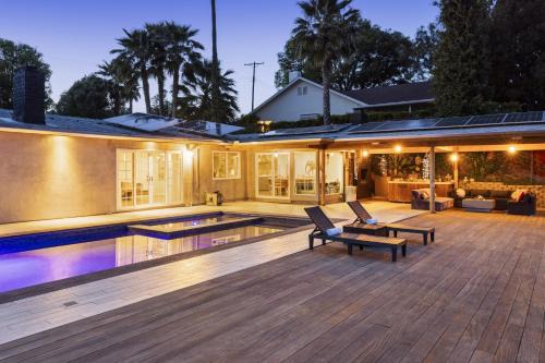 Middlebury Heights with Pool