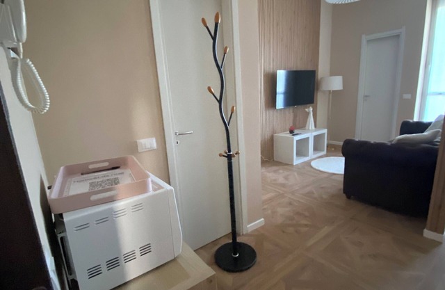 Milan apartment near american school, IEO 10 minutes city center Milan