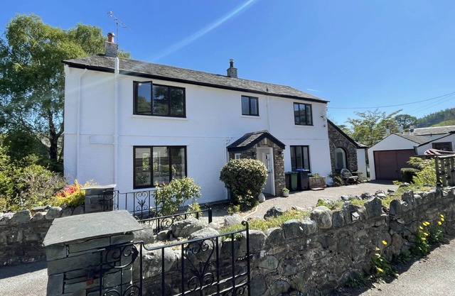 Mill House - sleeps 6 guests in 3 bedrooms