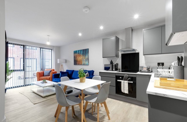 Milton Keynes Infra Mews Apt 02 + Parking by 360Midlands - Serviced Apartment