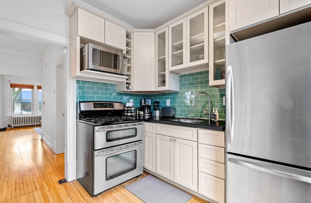 MINNeSTAY | Eat Street Suites