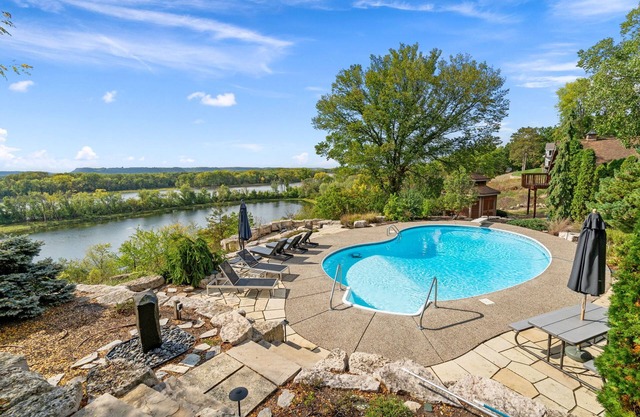 MINNeSTAY* Maple Lake Chalet |