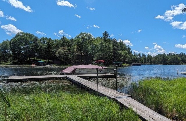 Minocqua Chain! Walk to the Bearskin Trail! Come check out the fall colors!