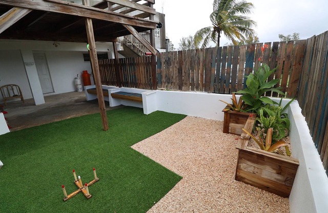 minutes to Town, Airport & Crocus Bay, apartment living beautiful courtyard.