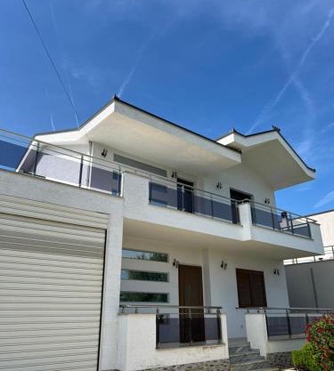Miri House