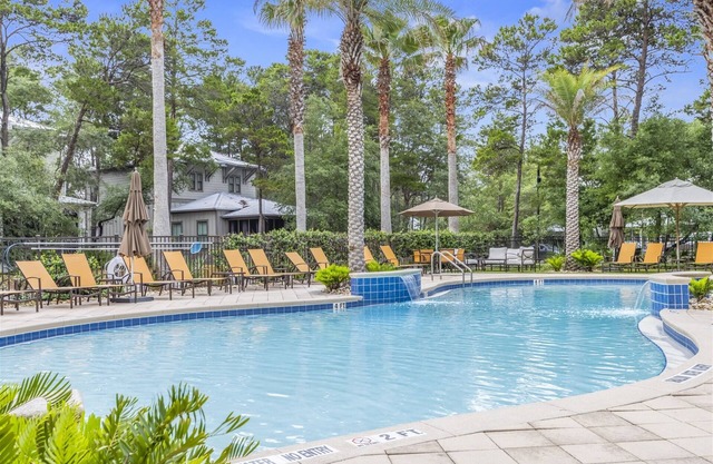 MISSOURI LOVES COMPANY 4 BR/4.5 BA Golf Cart CLOSE TO POOL