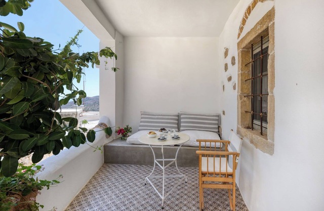 Mitos House in Pefki, Crete