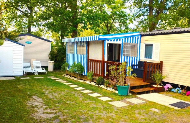 MOBILE-HOME 4/6 PERS, 2 BEDROOMS, 2 BATHROOMS