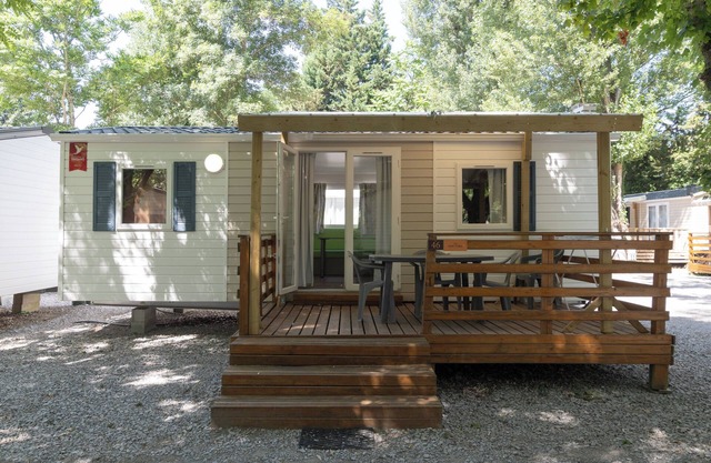 Mobile Home 'Confort C - 1-5 People' with Shared Pool, Private Terrace and Shared Garden