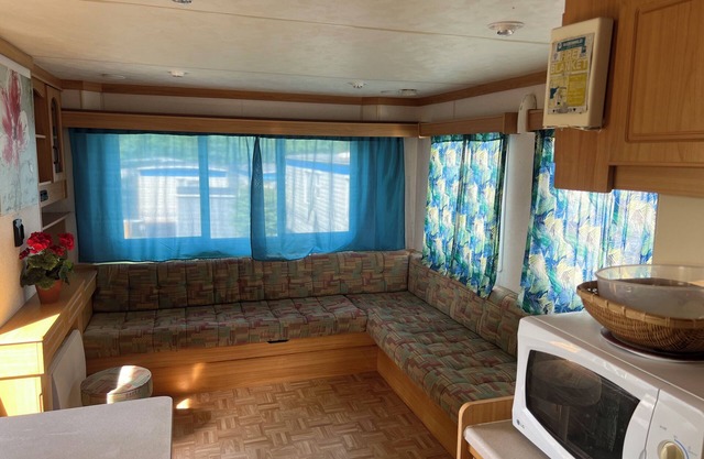 Mobilhome in a family campsite, heated pool, peace and quiet guaranteed